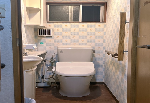 トイレ（手すり付き）